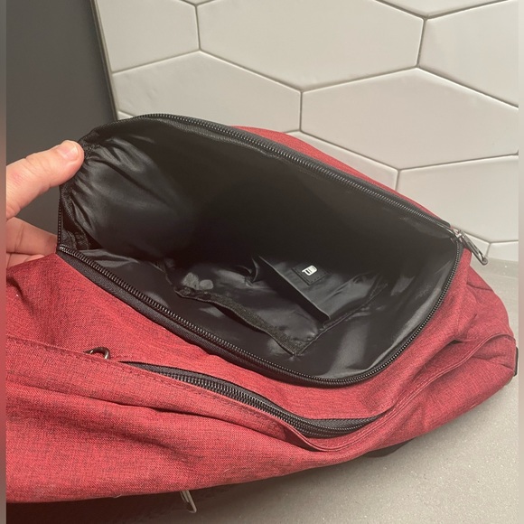 Lightweight Crossbody Sling Bag - Picture 6 of 10